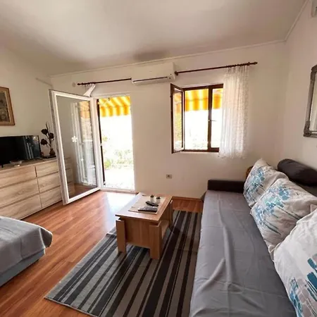 Apartman Valentinovo - One Bedroom With Sea View A Klenovica