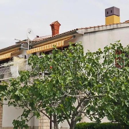 Apartmán Valentinovo - One Bedroom With Sea View A *