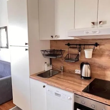 Valentinovo - One Bedroom With Sea View A Apartamento *