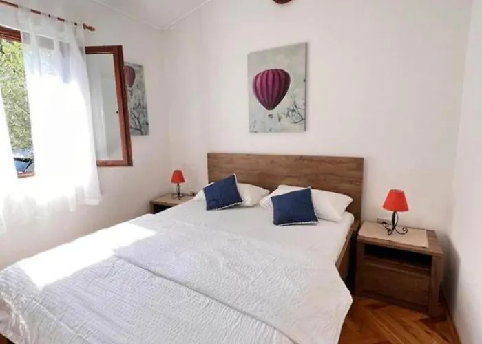 Valentinovo - One Bedroom With Sea View A Lejlighed *