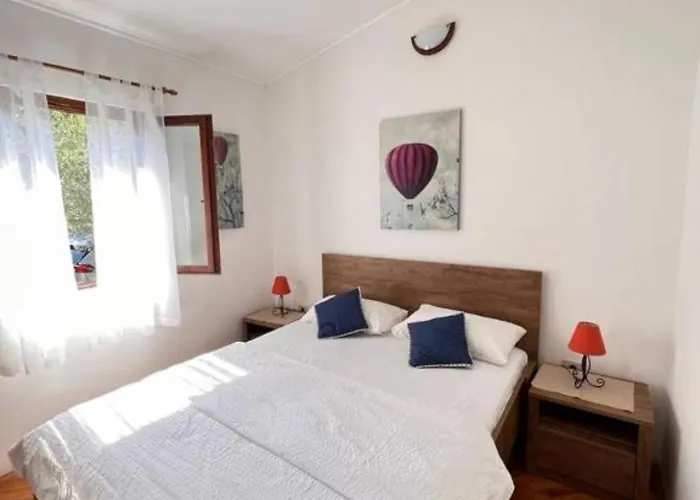 Valentinovo - One Bedroom With Sea View A Lejlighed