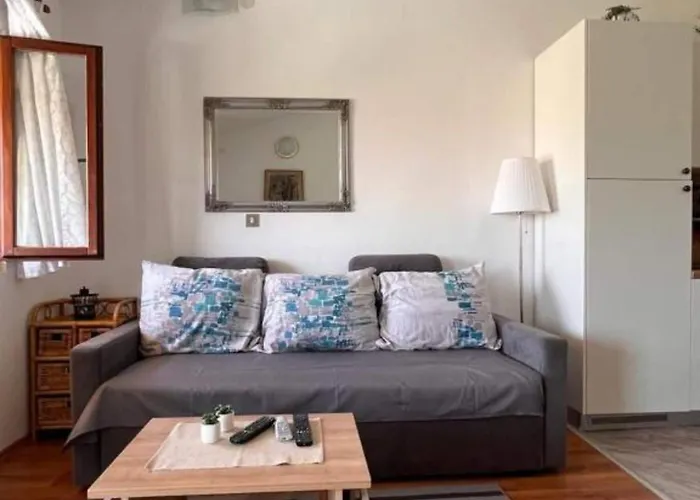 Valentinovo - One Bedroom With Sea View A Lejlighed *